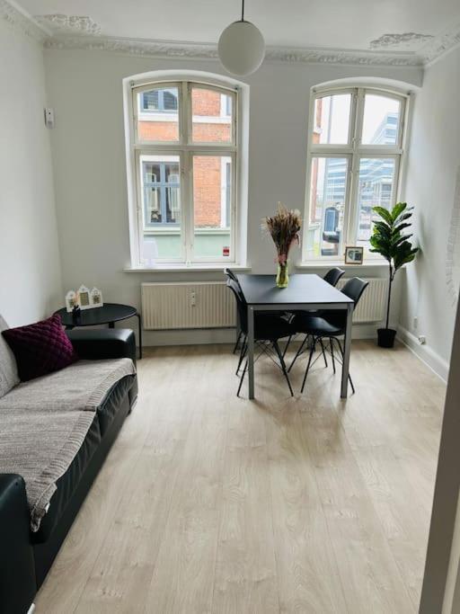 Lovely 1-Bedroom Condo In Aarhus C Экстерьер фото
