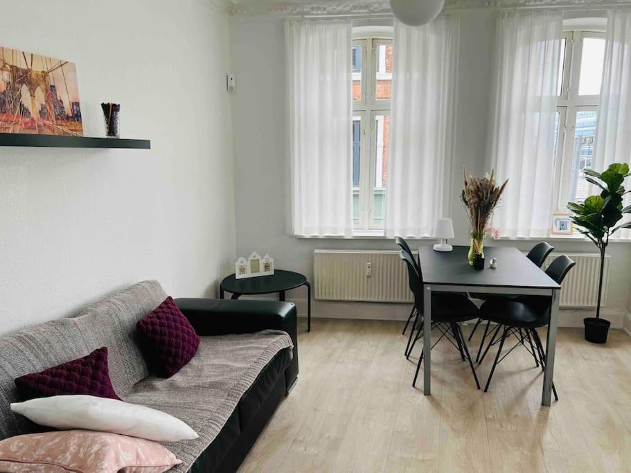 Lovely 1-Bedroom Condo In Aarhus C Экстерьер фото
